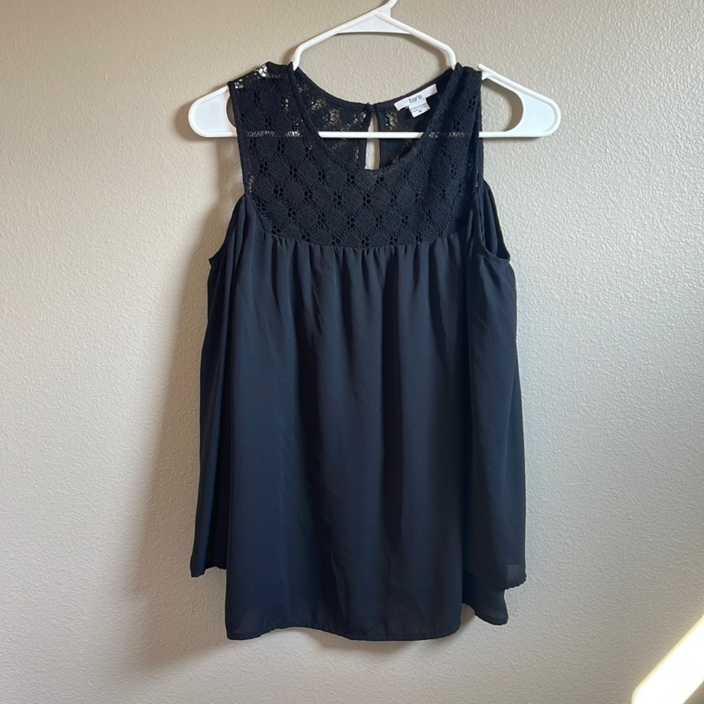 Shirt open shoulders with sleeves